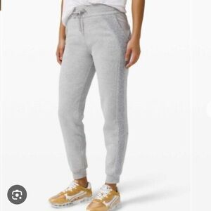 Lululemon Scuba sweats Size 4